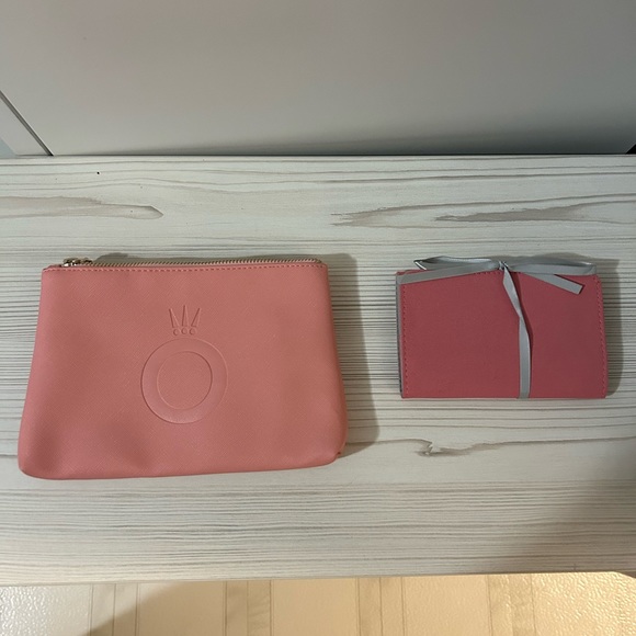 Pandora Travel Clutch - Picture 2 of 3